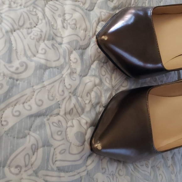 Shoes - Picture 5 of 5